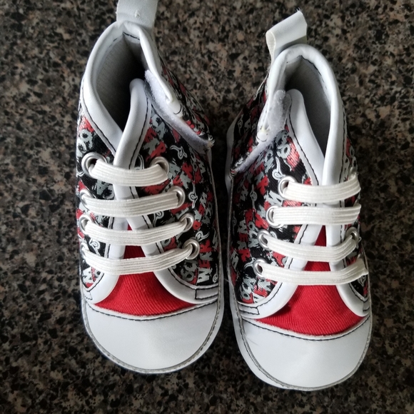 Baby shoes - Picture 2 of 3